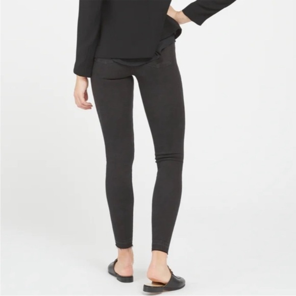 NWT Spanx High Rise Distressed Ankle Skinny Jeans in Vintage Black - Picture 4 of 9